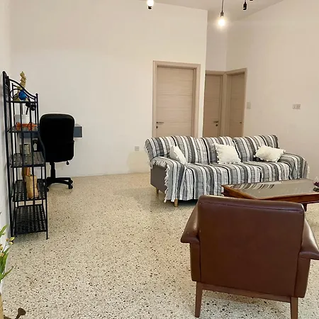 Coastal Charm Spacious 3-bedroom Retreat Steps From The * St Paul's Bay