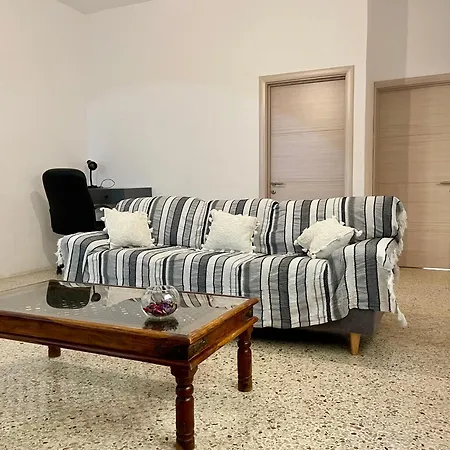 Coastal Charm Spacious 3-bedroom Retreat Steps From The Apartamento *