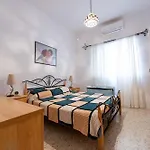 公寓 Spacious 3Br Family Apartment I Cot I Walk To Beach *