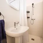 公寓 Spacious 3Br Family Apartment I Cot I Walk To Beach *