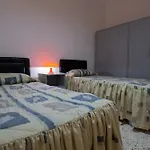 Spacious 3Br Family Apartment I Cot I Walk To Beach 公寓 *