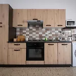 Spacious 3Br Family Apartment I Cot I Walk To Beach 公寓 *