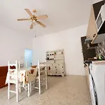 Spacious 3Br Family Apartment I Cot I Walk To Beach 公寓 *