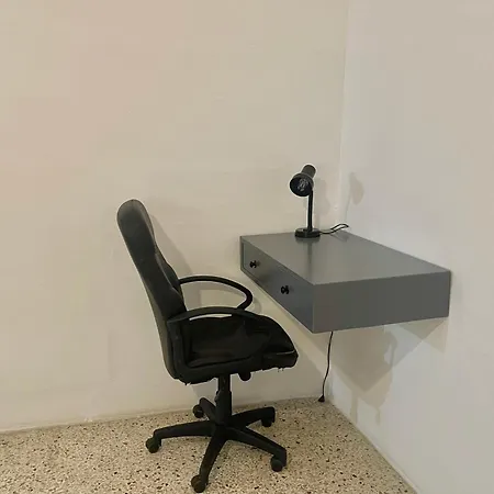 Coastal Charm Spacious 3-bedroom Retreat Steps From The *