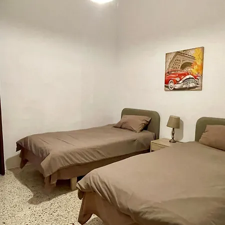 Coastal Charm Spacious 3-bedroom Retreat Steps From The Appartamento St. Paul's Bay