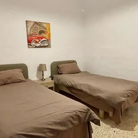 Spacious 3Br Family Apartment I Cot I Walk To Beach 圣保罗湾城