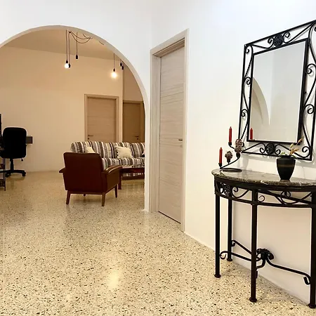 Coastal Charm Spacious 3-bedroom Retreat Steps From The Apartament St. Paul's Bay