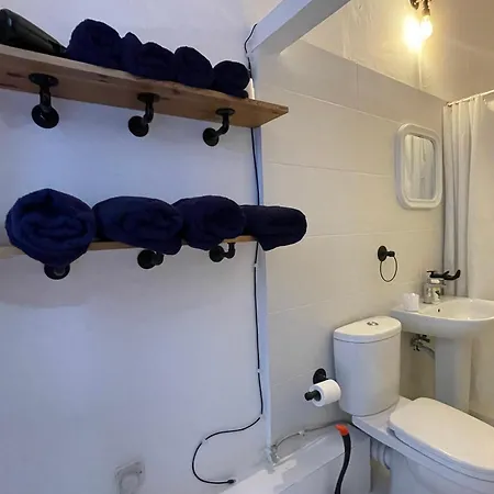 Coastal Charm Spacious 3-bedroom Retreat Steps From The *