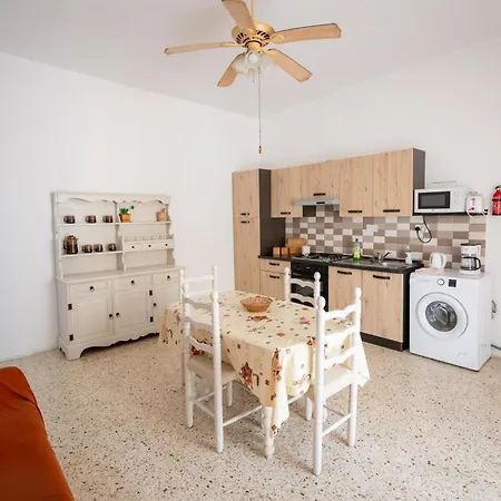 شقة Bugibba Spacious 3br Family I Cot I Walk To