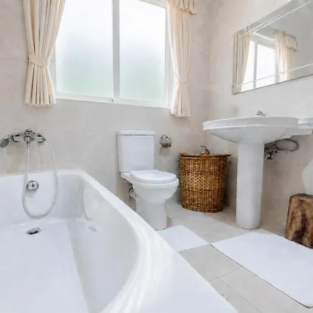 Lejlighed Bugibba Spacious 3br Family I Cot I Walk To *