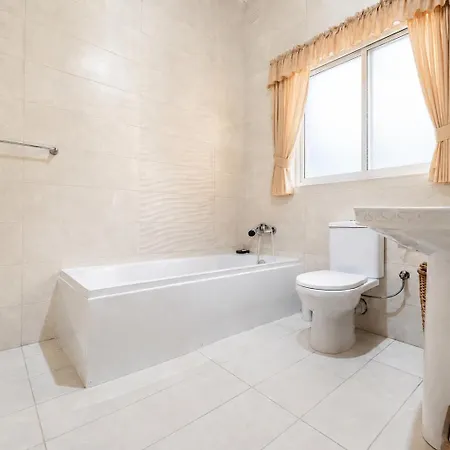 Bugibba Spacious 3br Family I Cot I Walk To