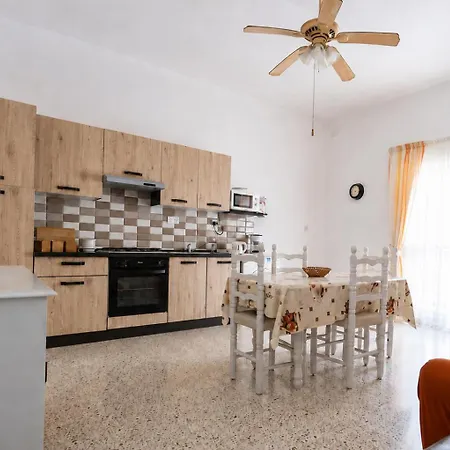 Bugibba Spacious 3br Family I Cot I Walk To
