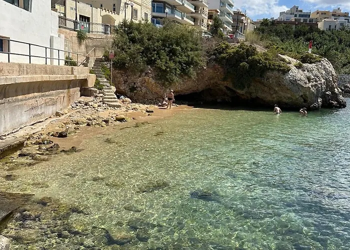 شقة Coastal Charm Spacious 3-bedroom Retreat Steps From The *