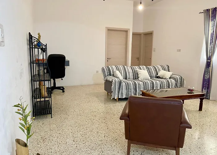 Coastal Charm Spacious 3-bedroom Retreat Steps From The * خليج سانت بول