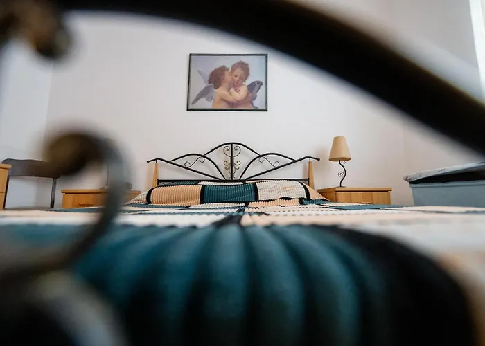 Coastal Charm Spacious 3-bedroom Retreat Steps From The شقة