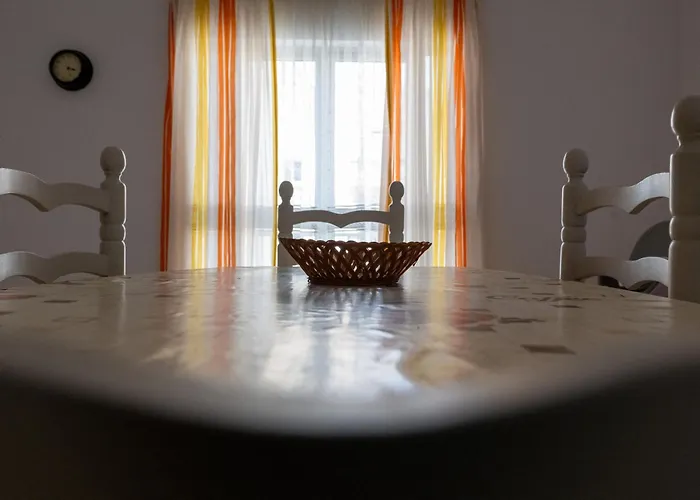 Coastal Charm Spacious 3-bedroom Retreat Steps From The شقة