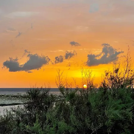Apartment Coastal Charm Spacious 3-bedroom Retreat Steps From The St. Paul's Bay