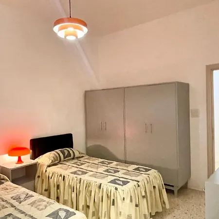 Coastal Charm Spacious 3-bedroom Retreat Steps From The St. Paul's Bay