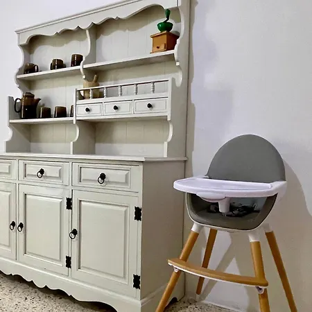 Apartment Coastal Charm Spacious 3-bedroom Retreat Steps From The